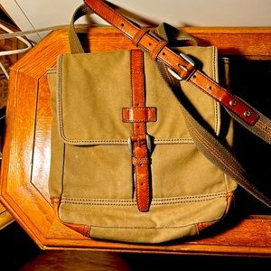 Fossil Daily Carry Shoulder Bag